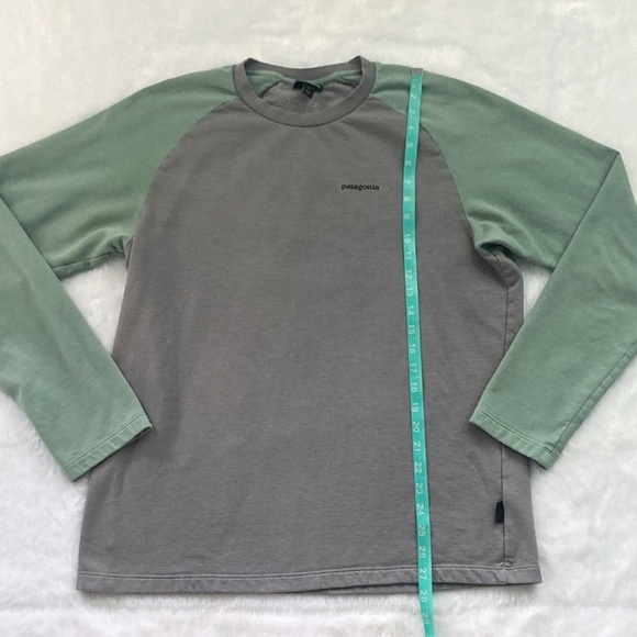 Men's Patagonia Green and Gray Cotton Crewneck Pullover Sweater, size large - Picture 3 of 6